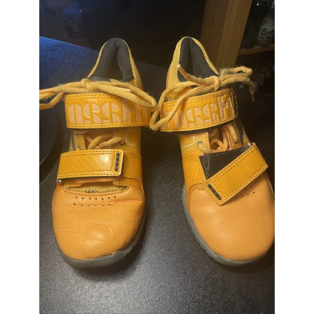 Reebok Crossfit Shoes U-Form Youths Sz 5-1/2 . Lightly Worn. Orange. Great Cond